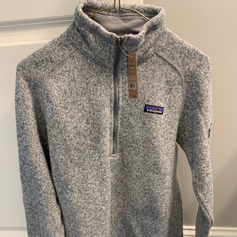 woman's patagonia quarter zip